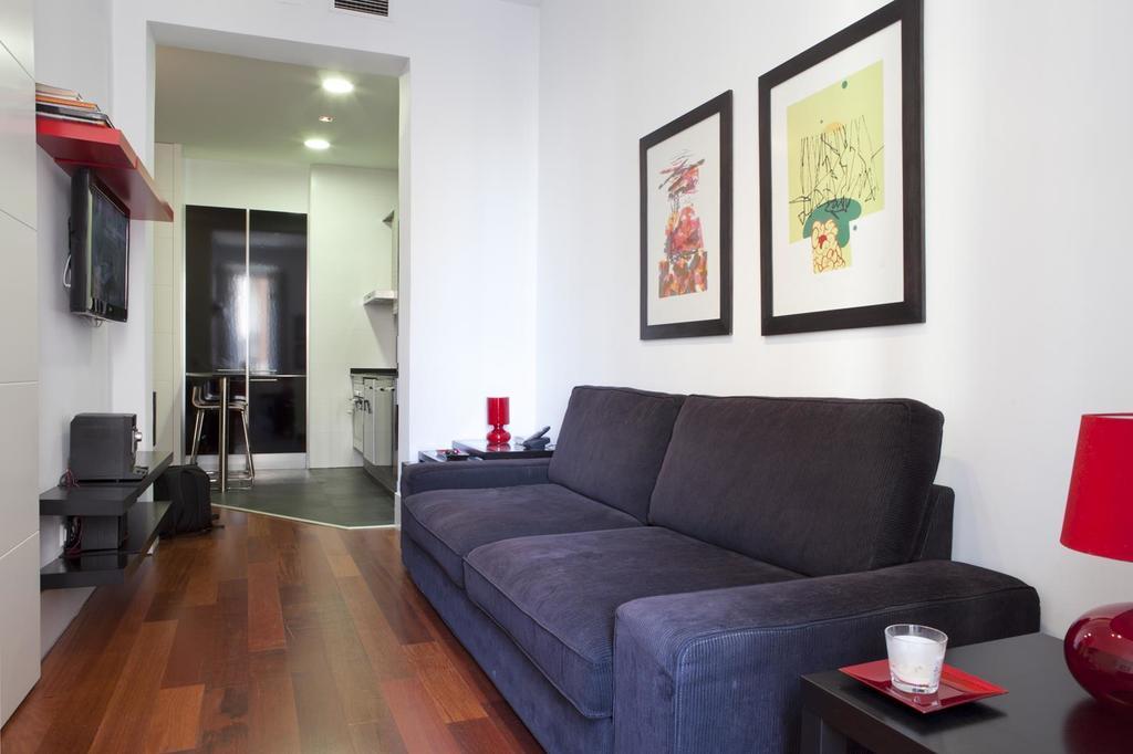Modern Flats In Justicia By Allo Housing Madrid Room photo