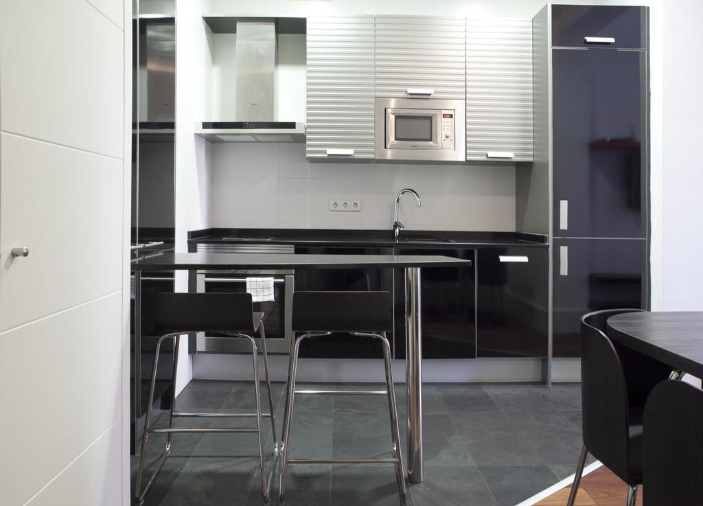 Modern Flats In Justicia By Allo Housing Madrid Room photo